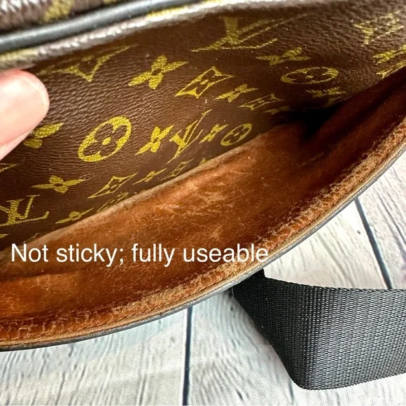 Louis Vuitton Trousse 28 cosmetic clutch crossbody bag with strap and charm - Picture 10 of 16